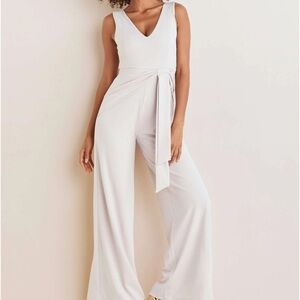 VENUS White V-Neck Sleeveless Jumpsuit with Tie Waist
